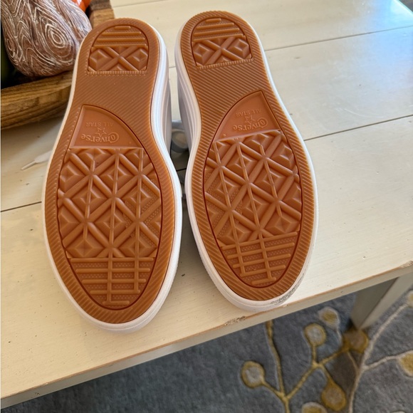 Converse Black and White Sneakers - Picture 4 of 6